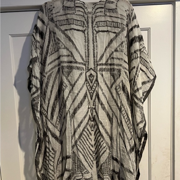 Anthropologie Ruanna/Wrap/Kimono by Feathers by Tolani- OS - Picture 3 of 13